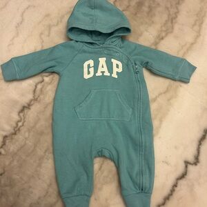 GAP Kids Cozy Light Blue Hooded Outfit 3/6 month